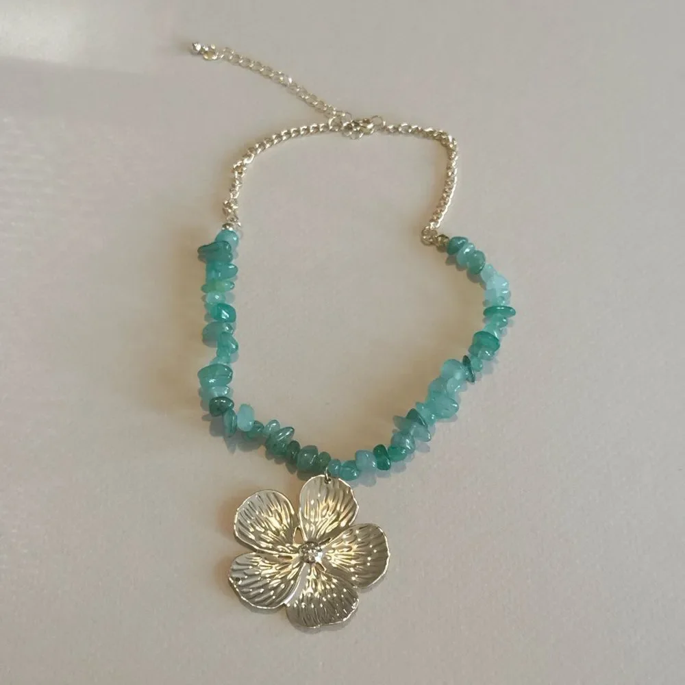 Gold Flower Pendant Necklace with Green Beads S854